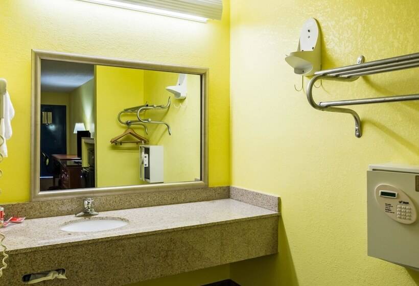 فندق Econo Lodge