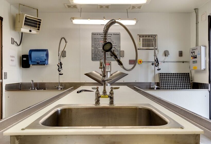 酒店 Fireside Inn And Suites