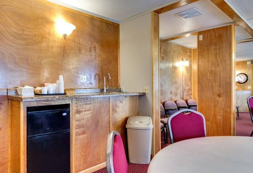 酒店 Fireside Inn And Suites