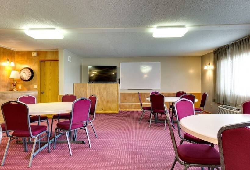 酒店 Fireside Inn And Suites