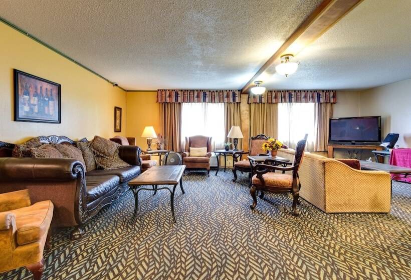 فندق Fireside Inn And Suites