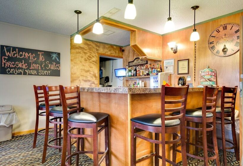 酒店 Fireside Inn And Suites