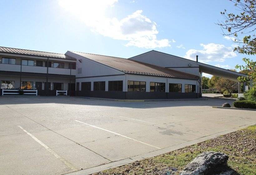 فندق Greenlight Inn & Suites