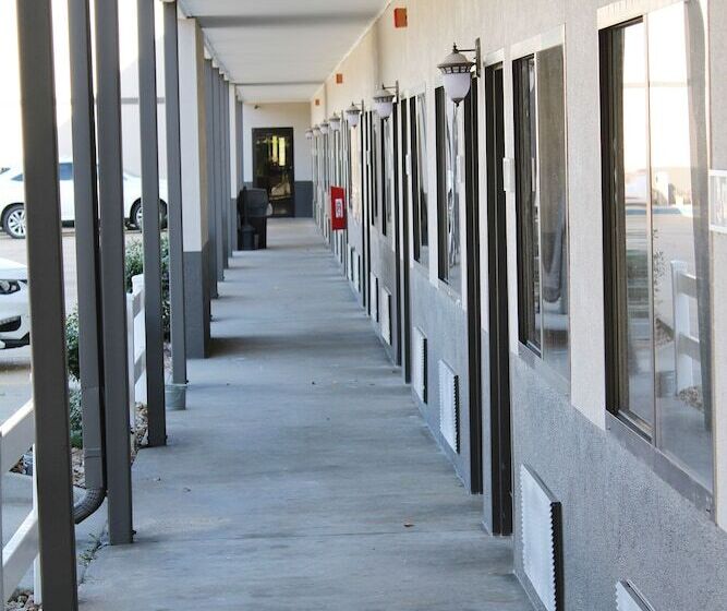 فندق Greenlight Inn & Suites