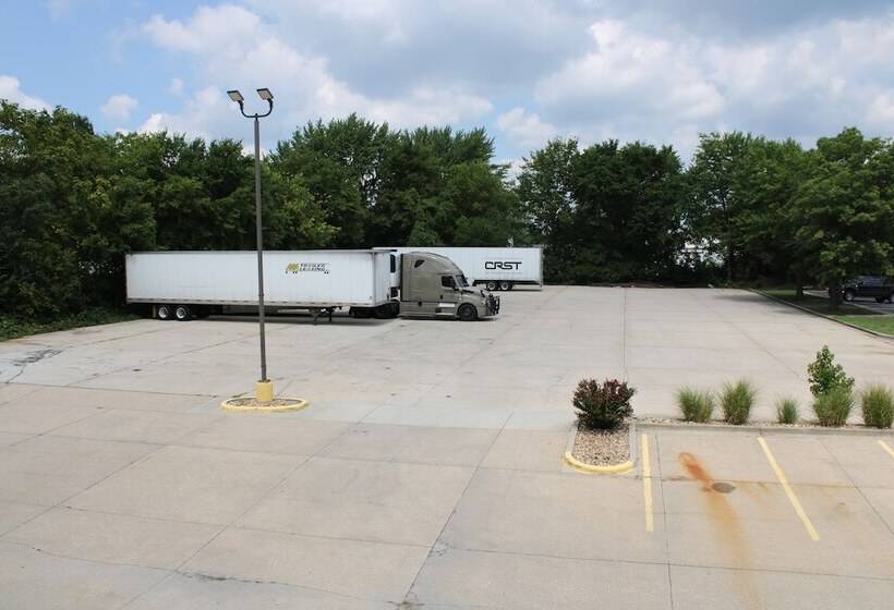 فندق Greenlight Inn & Suites