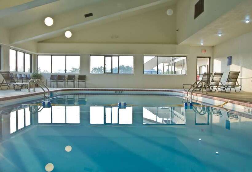 فندق Greenlight Inn & Suites