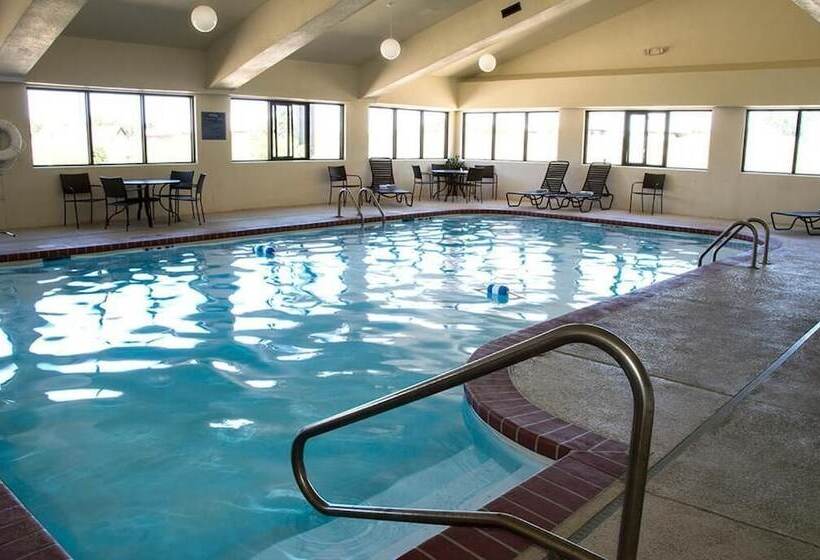 فندق Greenlight Inn & Suites