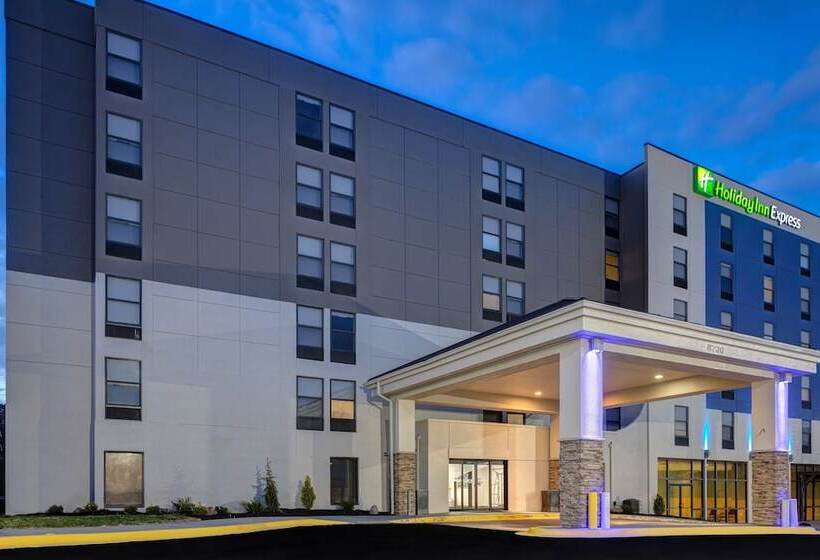 בית מלון כפרי Holiday Inn Express & Suites Central Omaha, An Ihg