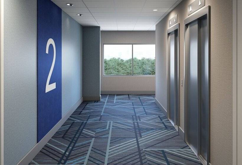 בית מלון כפרי Holiday Inn Express & Suites Central Omaha, An Ihg