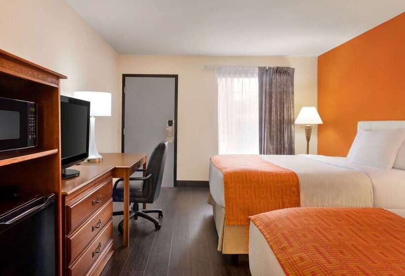 هتل Howard Johnson By Wyndham Chattanooga Lookout Mountain I 24