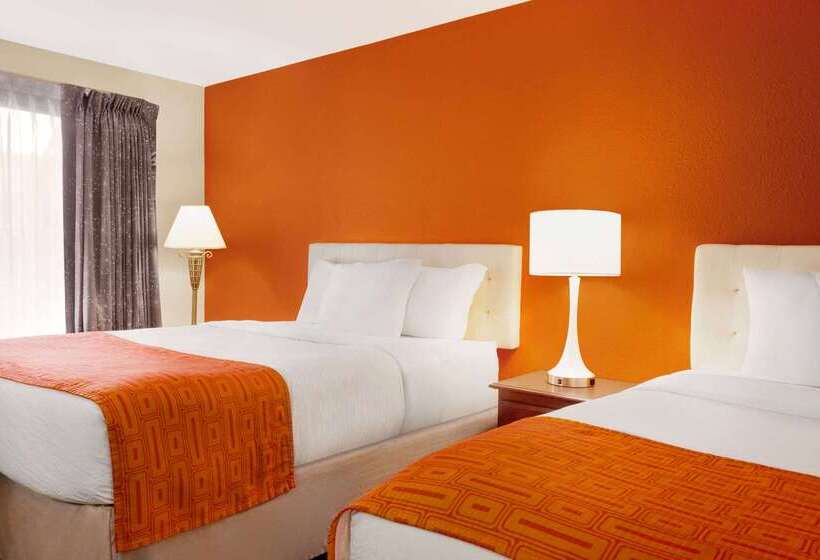 هتل Howard Johnson By Wyndham Chattanooga Lookout Mountain I 24