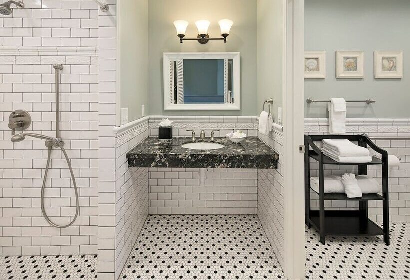 فندق Lavender Inn By The Sea