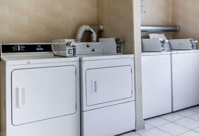 Отель Quality Inn Airport