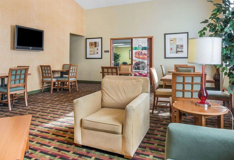 Отель Quality Inn Airport