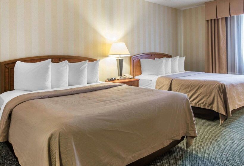 Отель Quality Inn Airport