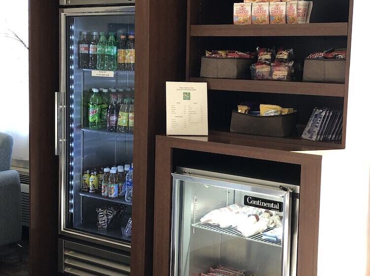 Отель Quality Inn Airport