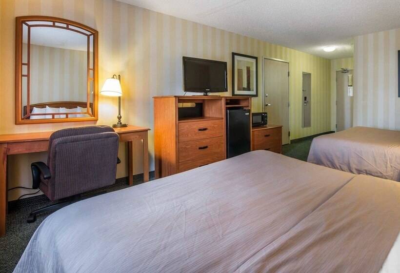 Отель Quality Inn Airport