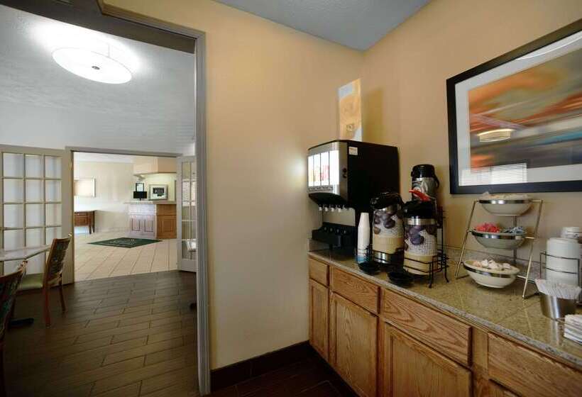 هتل Quality Inn & Suites Springfield Southwest Near I 72