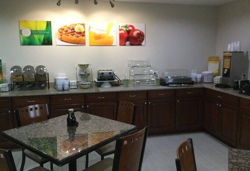 فندق Quality Inn Arcola