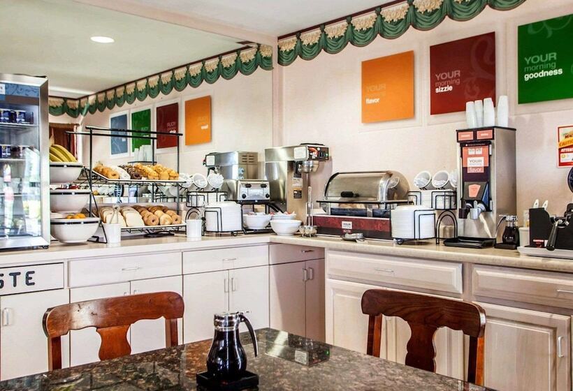 فندق Quality Inn Arcola