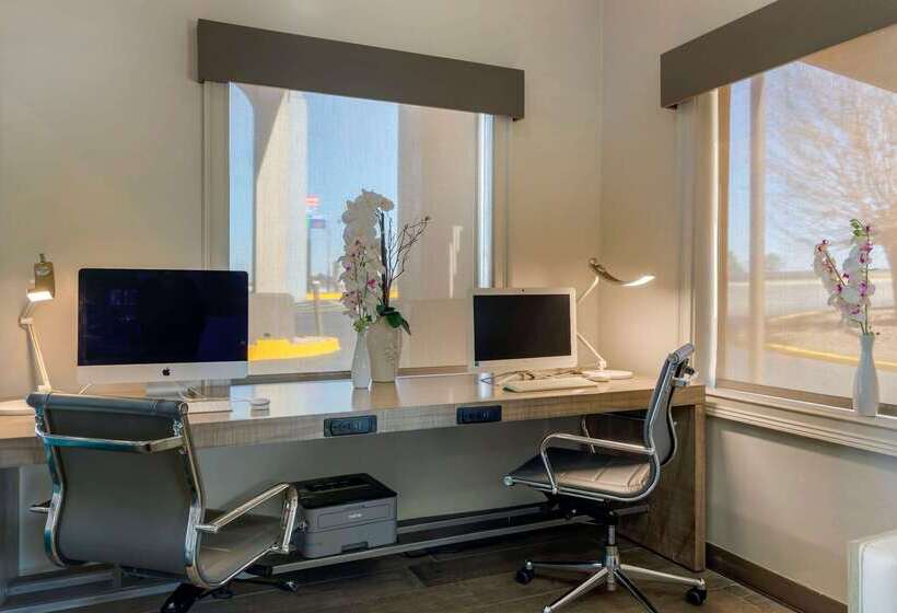 فندق Quality Inn