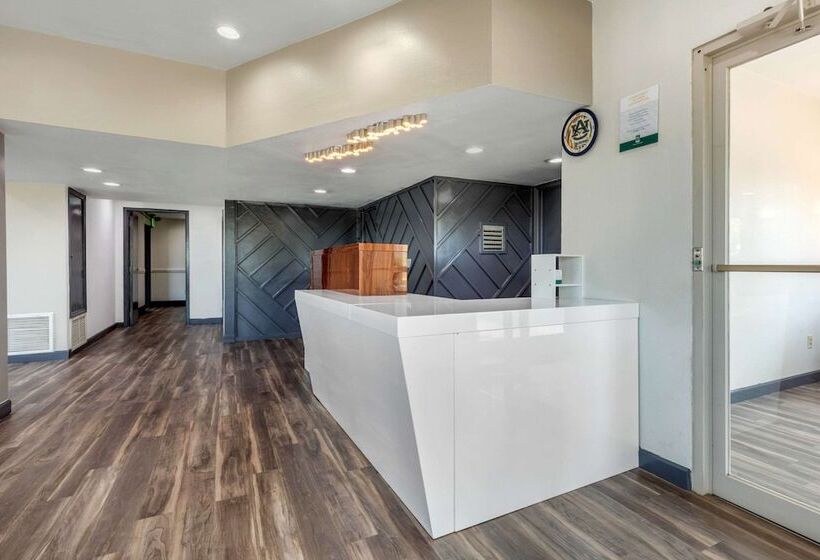 בית מלון כפרי Quality Inn Auburn Campus Area I85