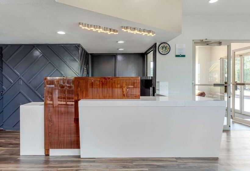 فندق Quality Inn Auburn Campus Area I85