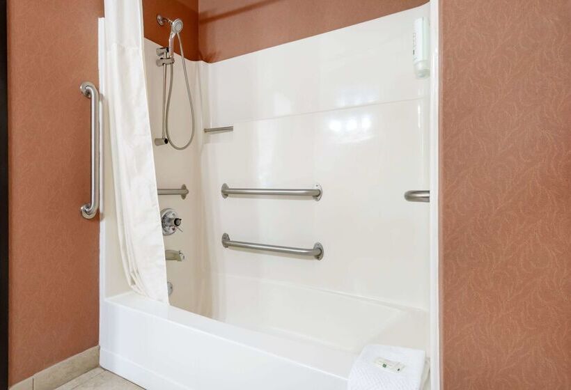 فندق Quality Inn Bemidji