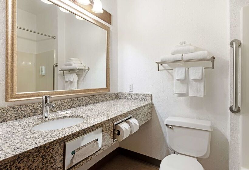 فندق Quality Inn Bemidji