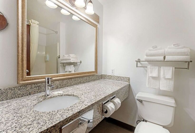 فندق Quality Inn Bemidji