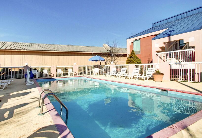 فندق Quality Inn