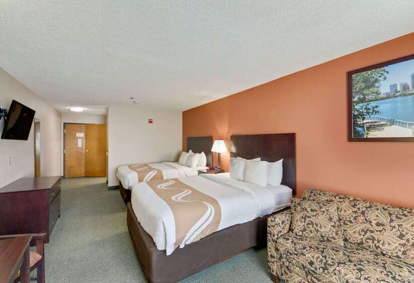 Отель Quality Inn