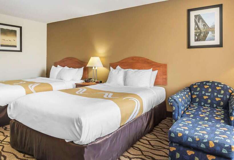 فندق Quality Inn Charleston   Sikeston