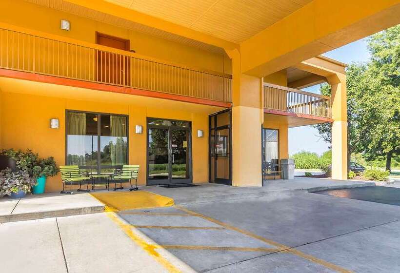 فندق Quality Inn Charleston   Sikeston
