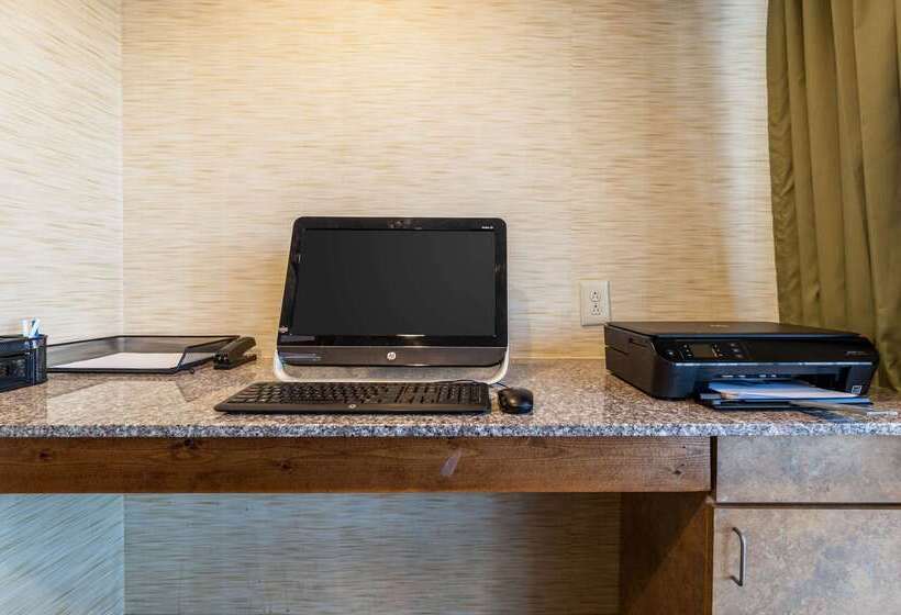 فندق Quality Inn