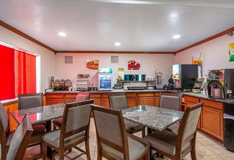 Отель Quality Inn