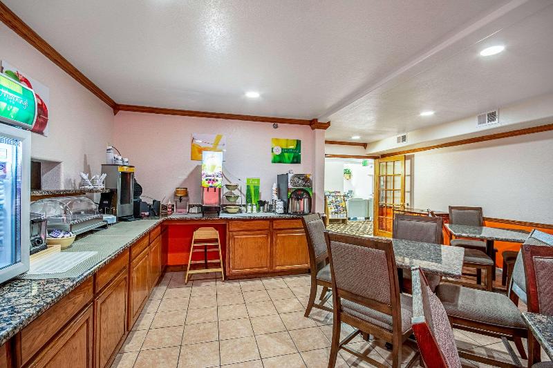 Отель Quality Inn