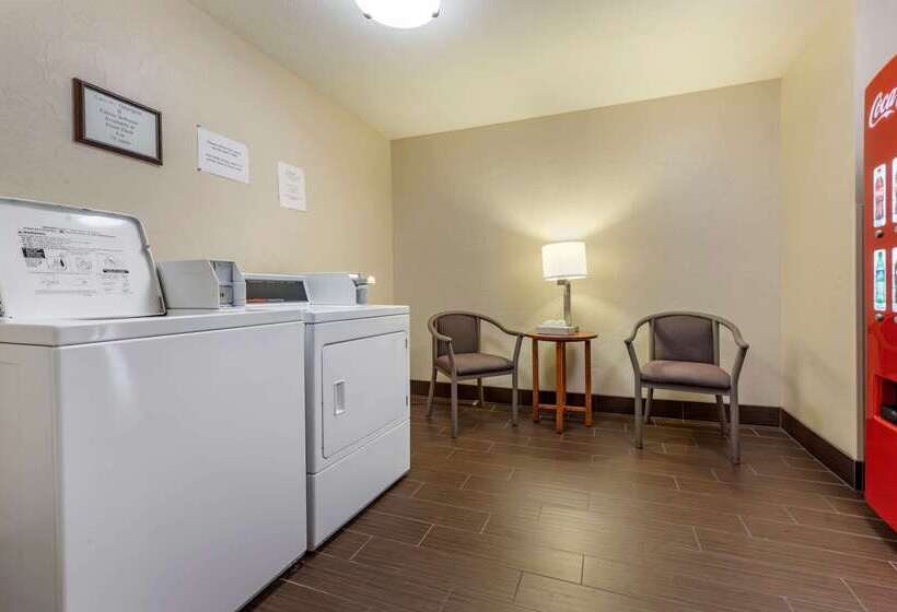 Отель Quality Inn