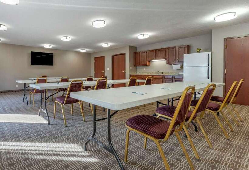 Отель Quality Inn