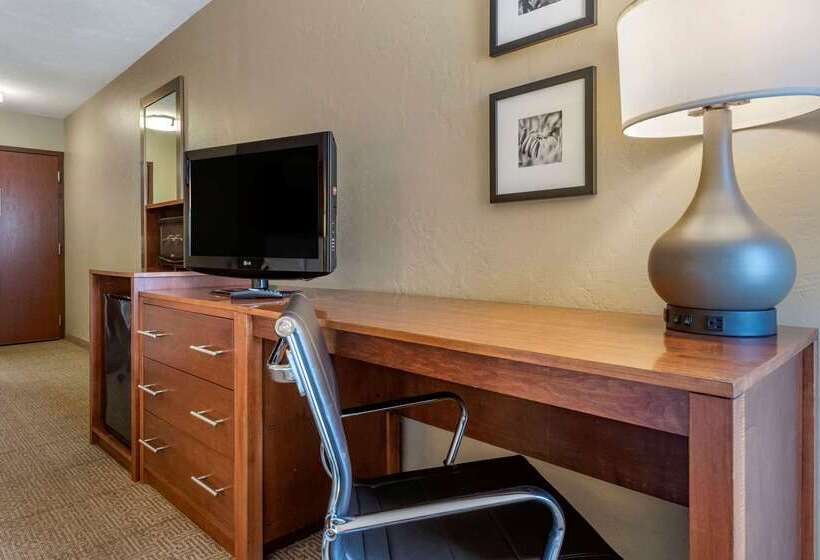 Отель Quality Inn