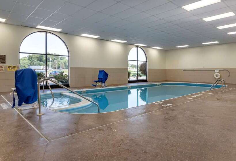 Отель Quality Inn