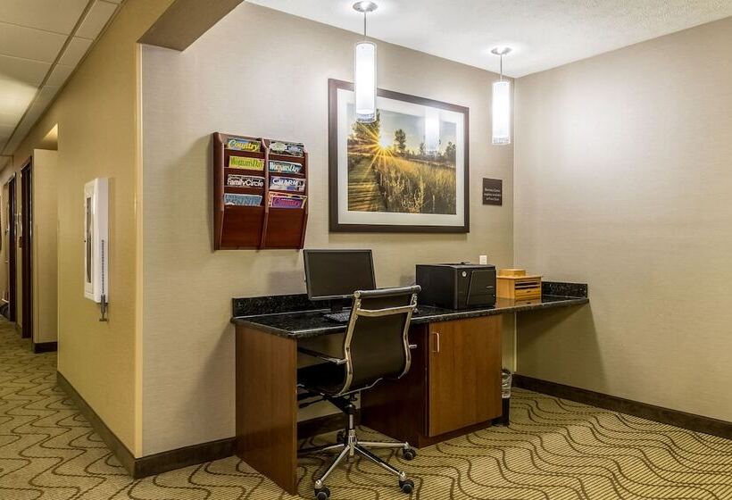 Отель Quality Inn