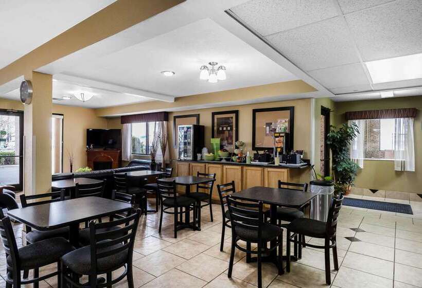 Отель Quality Inn