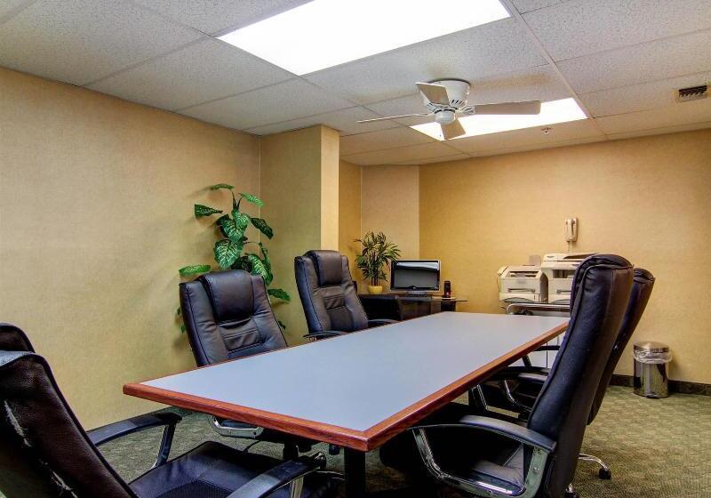 Отель Quality Inn