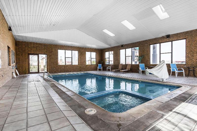 Отель Quality Inn