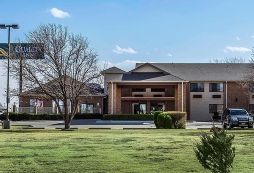 Отель Quality Inn