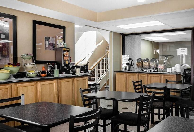 Отель Quality Inn