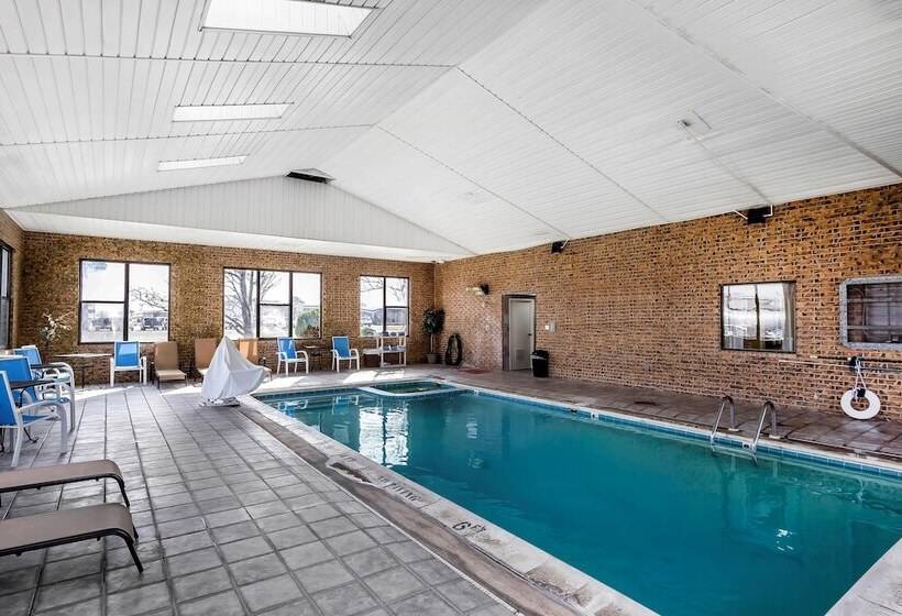 Отель Quality Inn