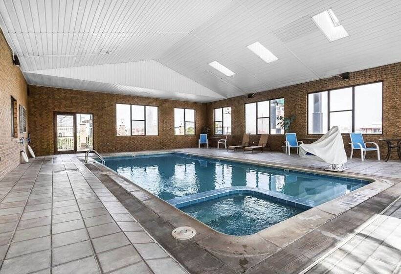 Отель Quality Inn