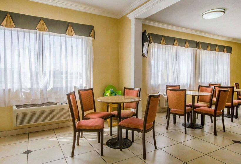 Отель Quality Inn East